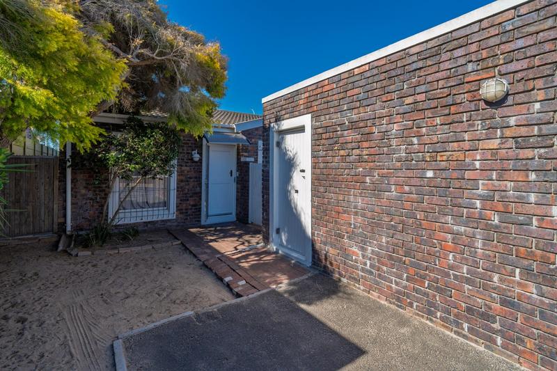 2 Bedroom Property for Sale in Diep River Western Cape